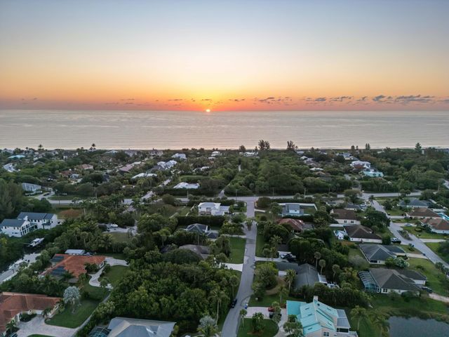 2170 Seminole Shores Lane, Vero Beach, FL 32963