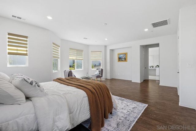 13025 Moonstone, San Diego, CA 92129