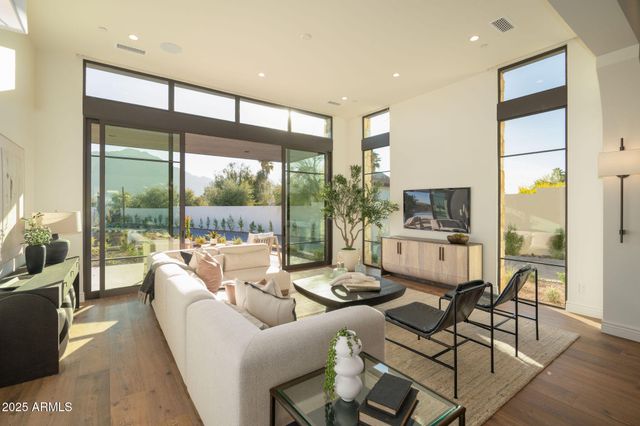 5902 E CACTUS WREN Road, Paradise Valley, AZ 85253