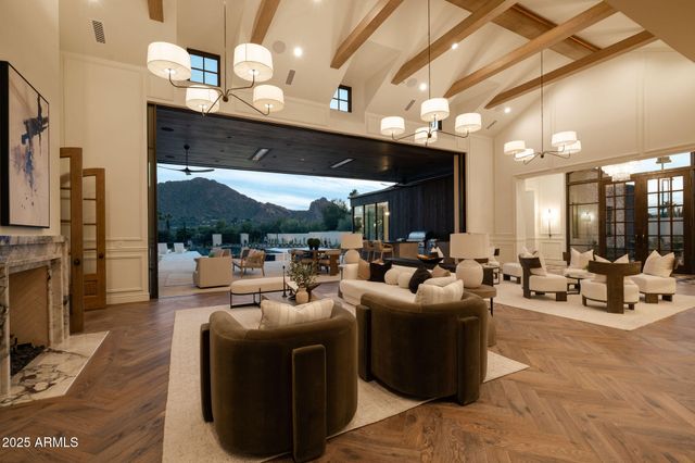 5902 E CACTUS WREN Road, Paradise Valley, AZ 85253