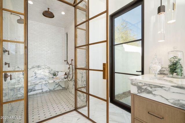 5902 E CACTUS WREN Road, Paradise Valley, AZ 85253