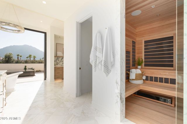 5902 E CACTUS WREN Road, Paradise Valley, AZ 85253