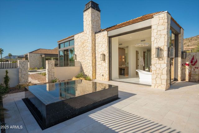 5902 E CACTUS WREN Road, Paradise Valley, AZ 85253