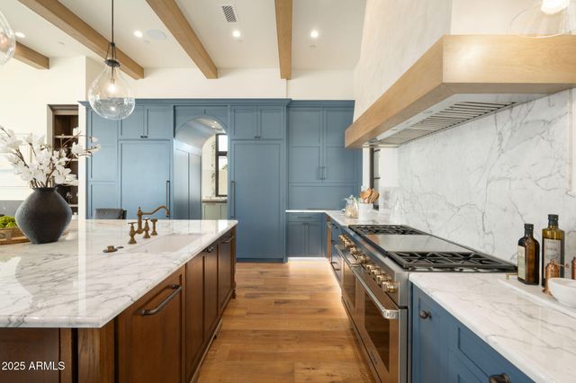 5902 E CACTUS WREN Road, Paradise Valley, AZ 85253