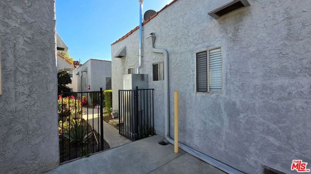 1312 N Raymond Avenue, Pasadena, CA 91103