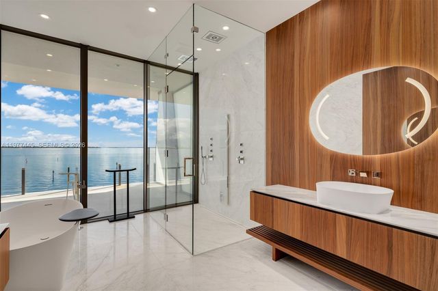 5 GROVE ISLE DR M403, Coconut Grove, FL 33133