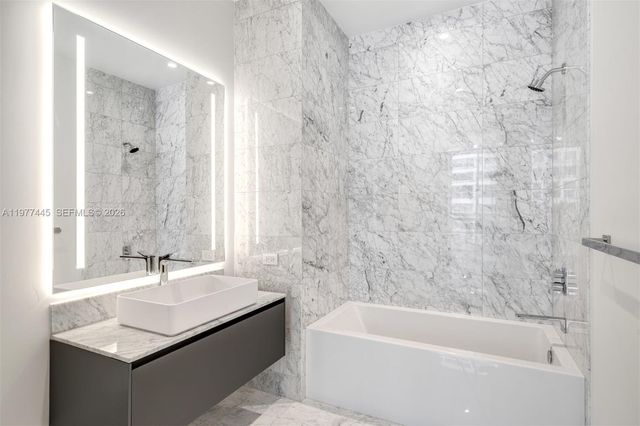 5 GROVE ISLE DR M403, Coconut Grove, FL 33133