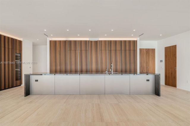 5 GROVE ISLE DR M403, Coconut Grove, FL 33133