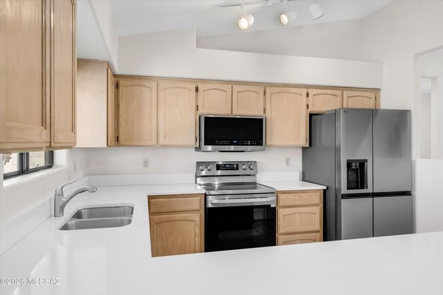 31 E Stonewood Drive, Oro Valley, AZ 85737