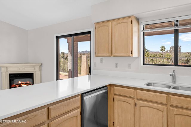 31 E Stonewood Drive, Oro Valley, AZ 85737