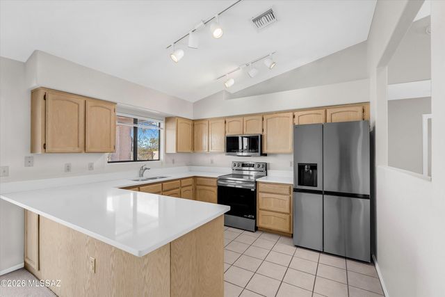 31 E Stonewood Drive, Oro Valley, AZ 85737