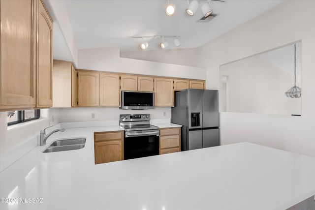 31 E Stonewood Drive, Oro Valley, AZ 85737