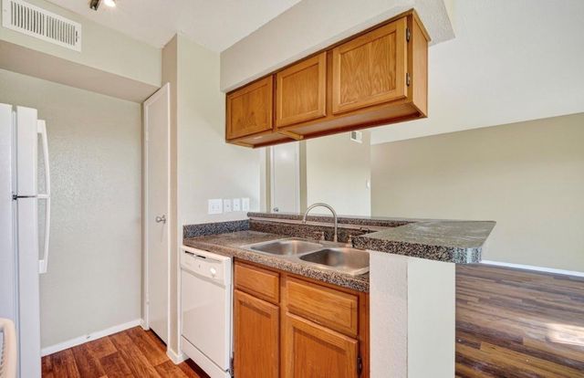 18511 Egret Bay Boulevard 312, Webster, TX 77058