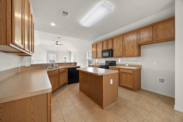 2832 Mission Tejas DR, Pflugerville, TX 78660