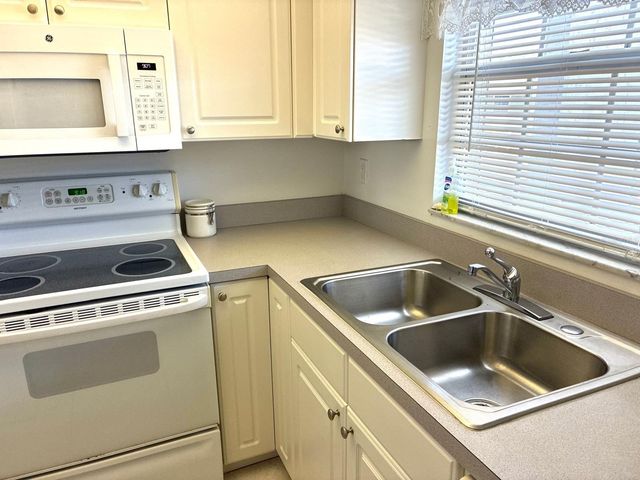 4703 1ST COURT W 393, Bradenton, FL 34207