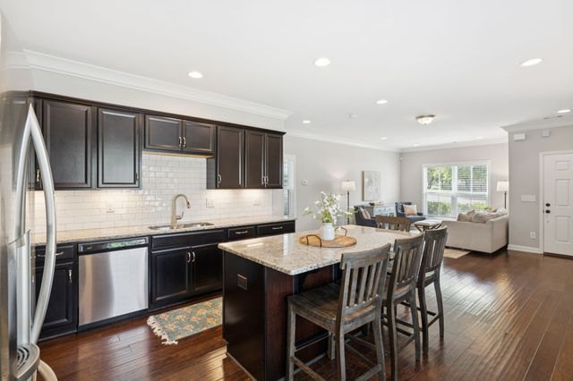 100 Walden Village Ct, Nashville, TN 37210