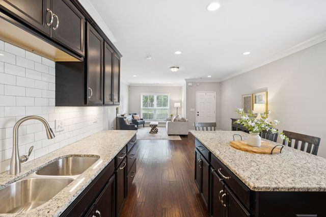 100 Walden Village Ct, Nashville, TN 37210