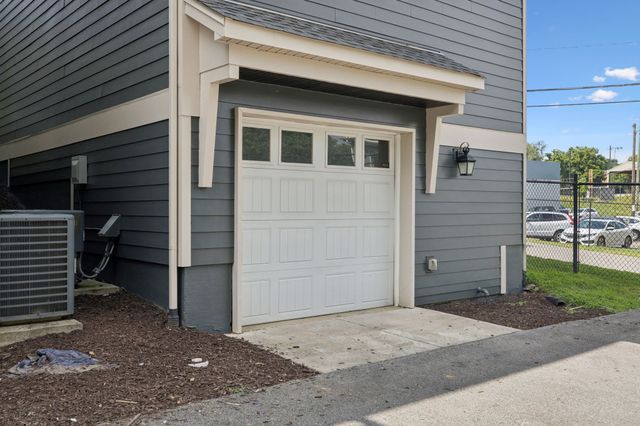 100 Walden Village Ct, Nashville, TN 37210