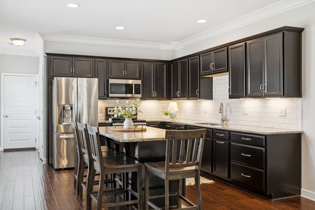 100 Walden Village Ct, Nashville, TN 37210