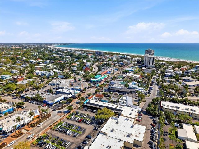 114 ISLAND CIRCLE, Sarasota, FL 34242