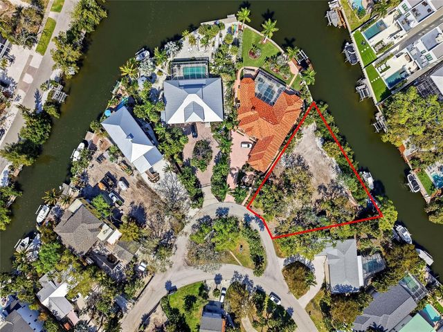 114 ISLAND CIRCLE, Sarasota, FL 34242