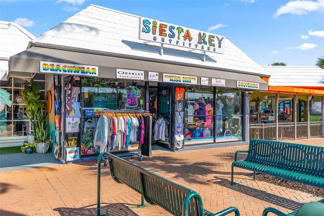 114 ISLAND CIRCLE, Sarasota, FL 34242