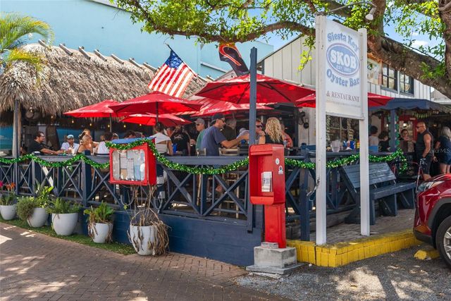 114 ISLAND CIRCLE, Sarasota, FL 34242