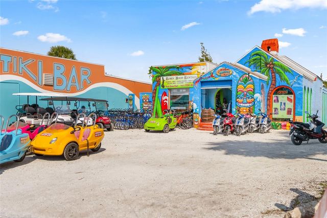 114 ISLAND CIRCLE, Sarasota, FL 34242