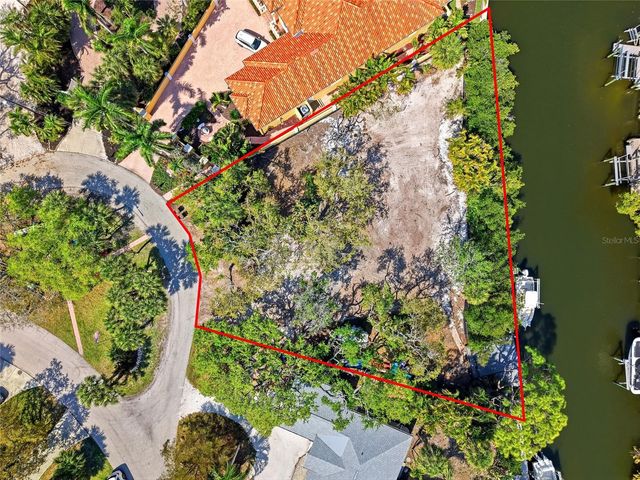 114 ISLAND CIRCLE, Sarasota, FL 34242