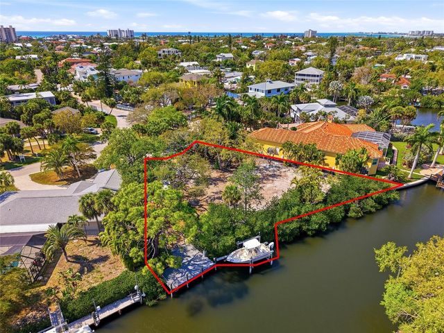 114 ISLAND CIRCLE, Sarasota, FL 34242