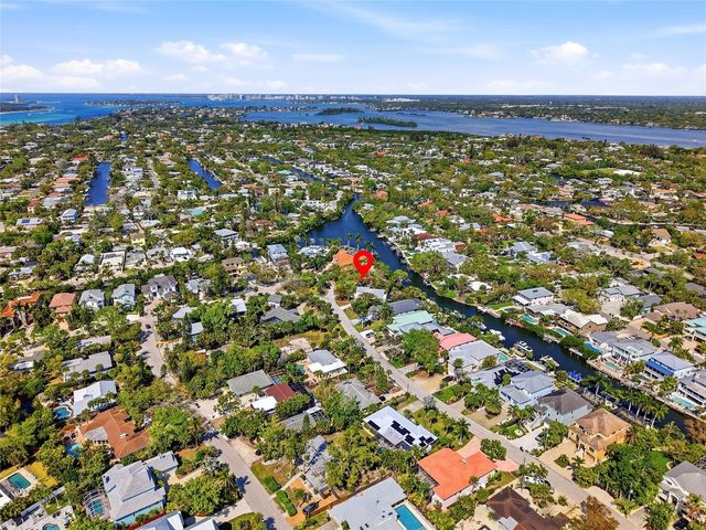 114 ISLAND CIRCLE, Sarasota, FL 34242