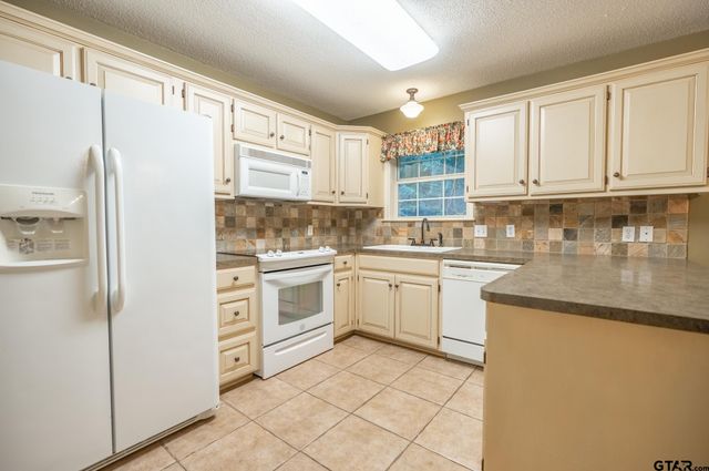 16840 Thibodaux, Tyler, TX 75703