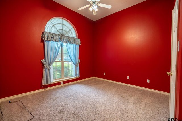 16840 Thibodaux, Tyler, TX 75703