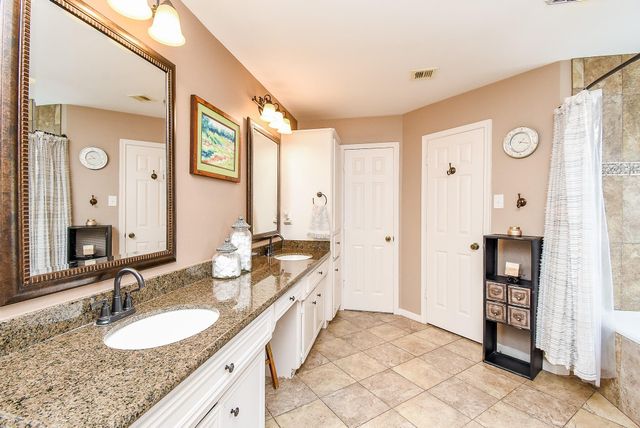 3830 E Creek Club Drive, Missouri City, TX 77459