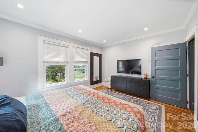 321 Grandin Road, Charlotte, NC 28208