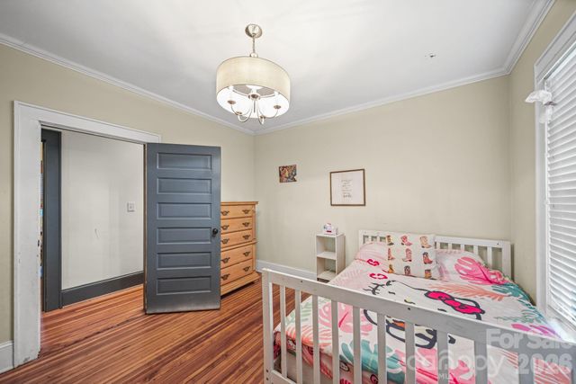 321 Grandin Road, Charlotte, NC 28208