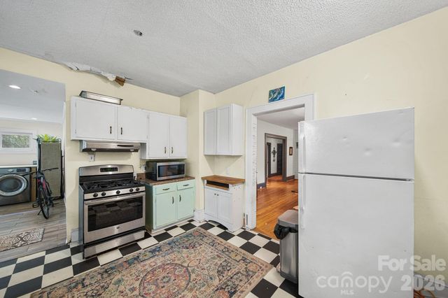 321 Grandin Road, Charlotte, NC 28208