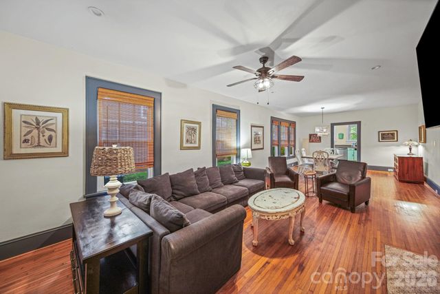 321 Grandin Road, Charlotte, NC 28208