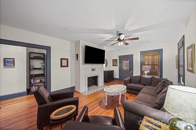 321 Grandin Road, Charlotte, NC 28208