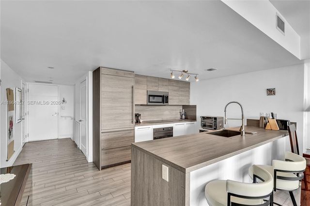 400 Sunny Isles Blvd 907, Sunny Isles Beach, FL 33160