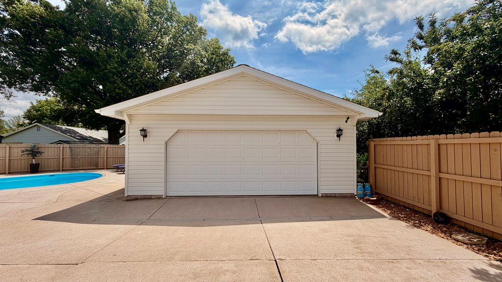 Image 24 of property listing at 545 Meadowbrook, Centralia, IL 62801