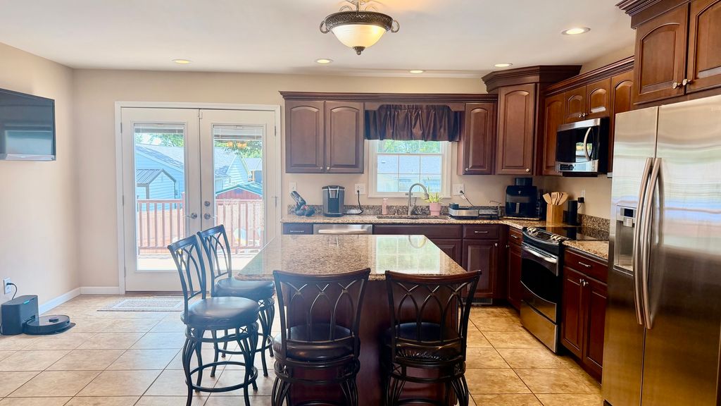 Image 6 of property listing at 545 Meadowbrook, Centralia, IL 62801
