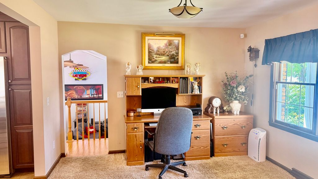 Image 7 of property listing at 545 Meadowbrook, Centralia, IL 62801