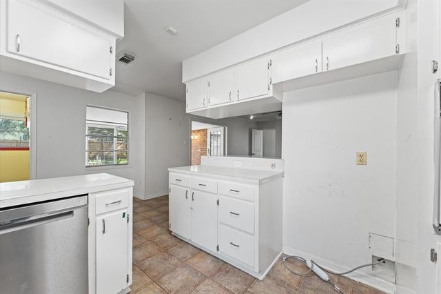 1526 17th Avenue N, Texas City, TX 77590