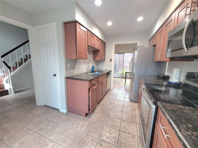 7447 Cambridge Street 30, Houston, TX 77054