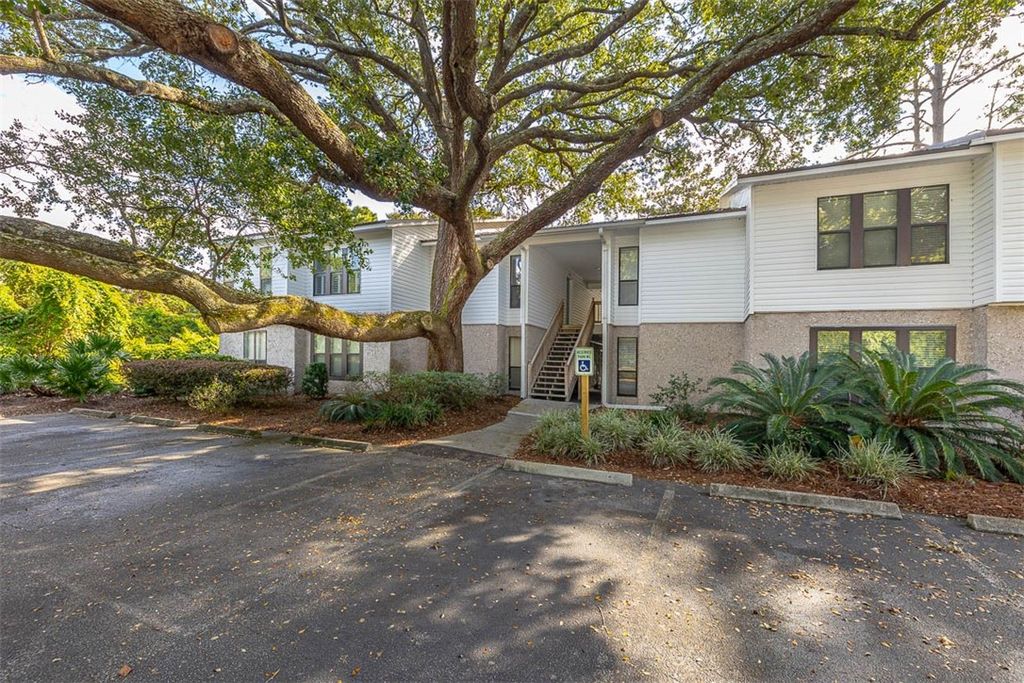 2512 Demere Road 7, St Simons Island, GA 31522