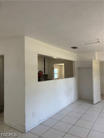 3977 Seminole AVE, Fort Myers, FL 33916