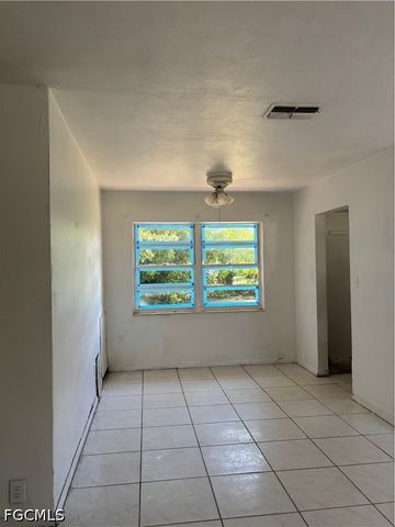 3977 Seminole AVE, Fort Myers, FL 33916
