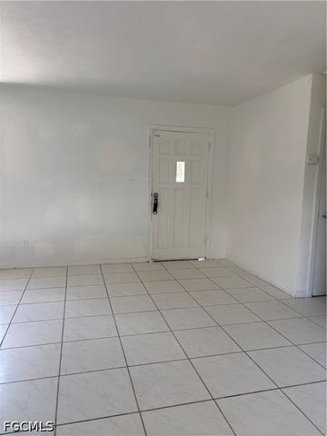 3977 Seminole AVE, Fort Myers, FL 33916