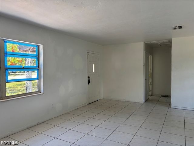 3977 Seminole AVE, Fort Myers, FL 33916